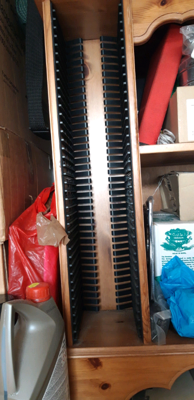 Shelving unit with 2 free cd racks