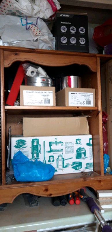 Shelving unit with 2 free cd racks