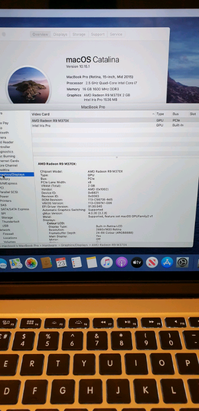 MacBook Pro 15'' 2.5Ghz 16GB 500 GB  DG AMD radeon R9 2gb new battery