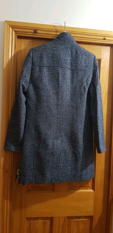 Mens button coat.size small navy and white 