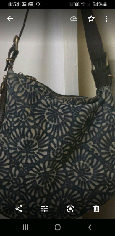 image for VINTAGE FENDI OYSTER HANDBAG IN LEATHER AND MATERIAL 