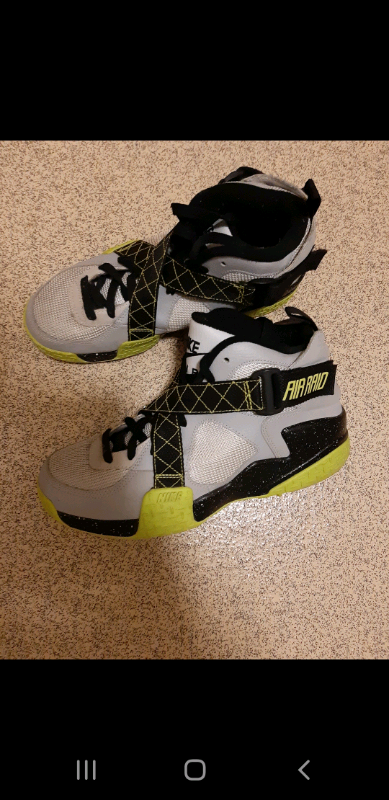 image for RARE NIKE AIR RAIDE TRAINERS UK 7