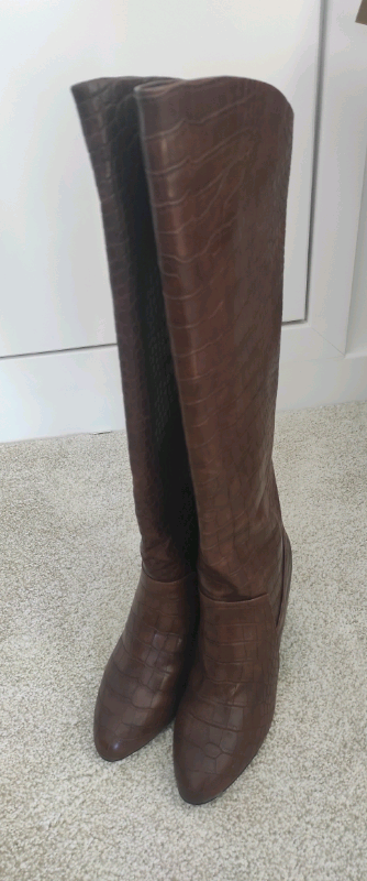 image for Ladies boots - size 5