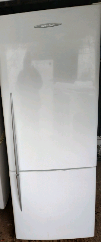BARGAIN TALL FRIDGE FREEZER LiKE NEW FULL WORKING DELIVERY FOR FUEL.