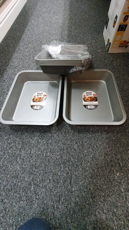 image for Large Roaster 41cm Non Stick Baker and Salt BRAND NEW 
