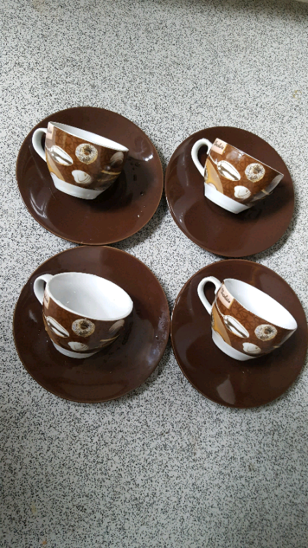 CONTEMPORARY DESIGN Set of 4 x Chocolate Coffee CUPS and SAUCER PLATES