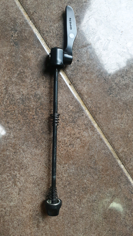 Quick release skewer