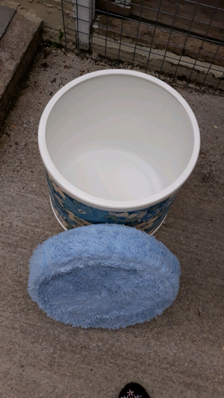 Laundry basket 