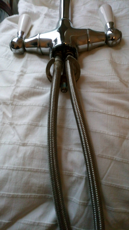 Mixer tap with connectors 
