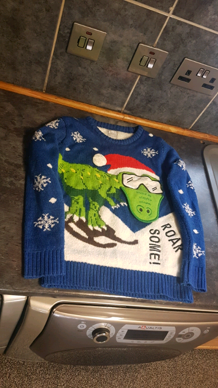 CHRISTMAS NEW JUMPER 10-11 YEARS