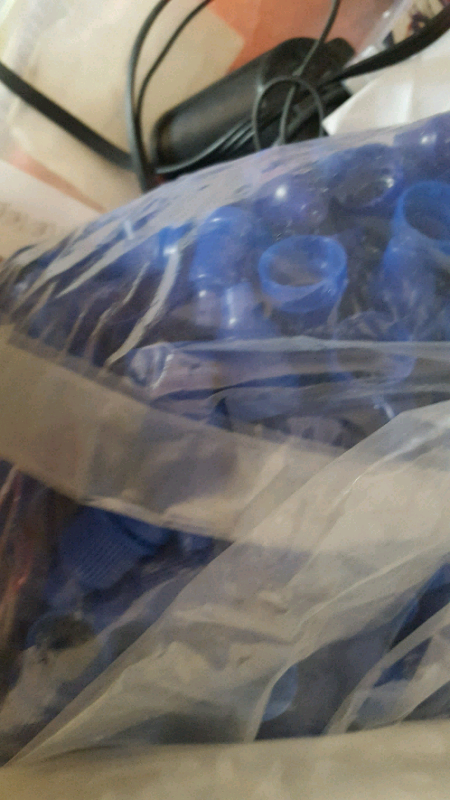 image for 2000 (approximately) transparent empty squeezable dropper bottles.