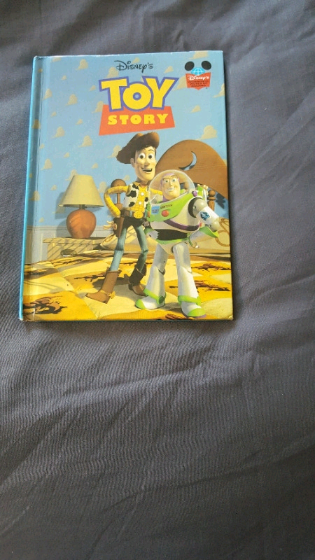 Kids 11 books Disney books and others 