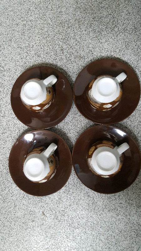 CONTEMPORARY DESIGN Set of 4 x Chocolate Coffee CUPS and SAUCER PLATES