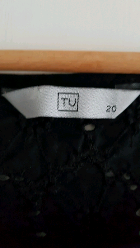 Tu Daisy top, size 20