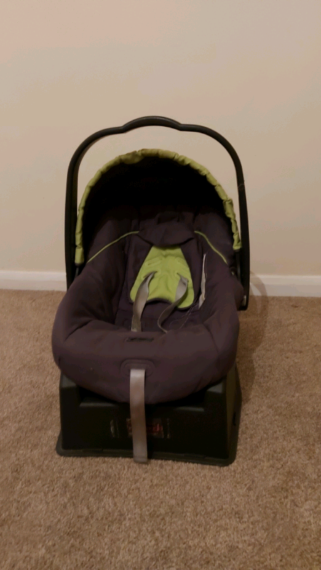 image for New born baby car seat with base in excellent condition 