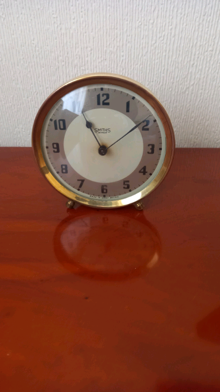 Various old clocks 