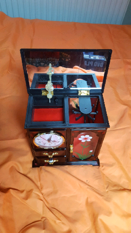 image for Musical jewellery boxe (brand new boxed).