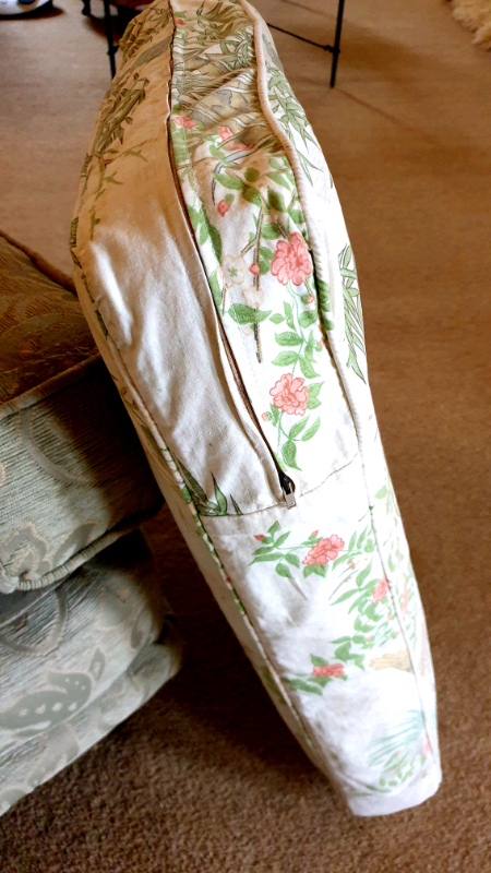 image for LATEX SEAT CUSHION with zipped removable Sanderson civer