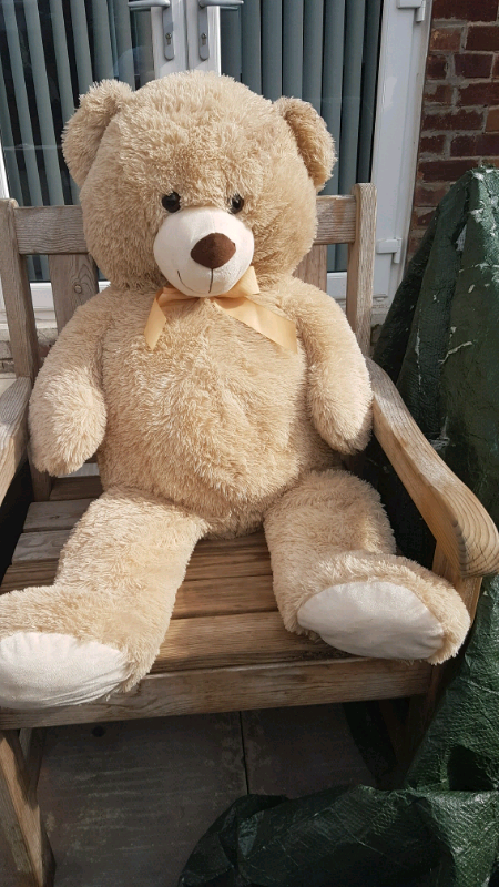 BIG TEDDY BEAR