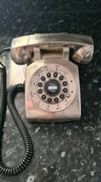 Retro style corded phone 