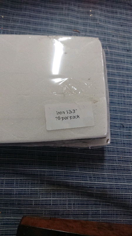 Corrugated iron eaves filler