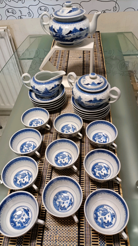 image for Vintage Blue/White Chinese Pagoda Tea Set