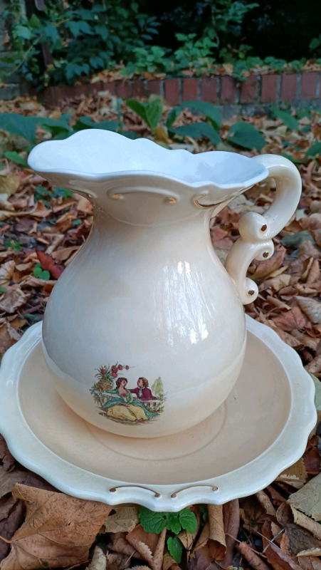 Gorgeous vintage- large jug and bowl