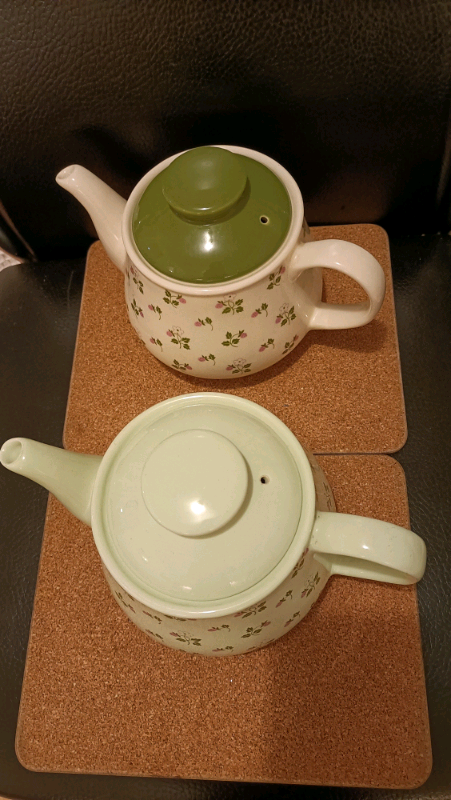 image for Pair of Sadler England Springtime 3872 Green/Beige Teapots 