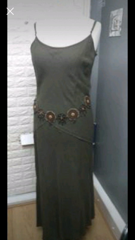 Maxi dress with belt