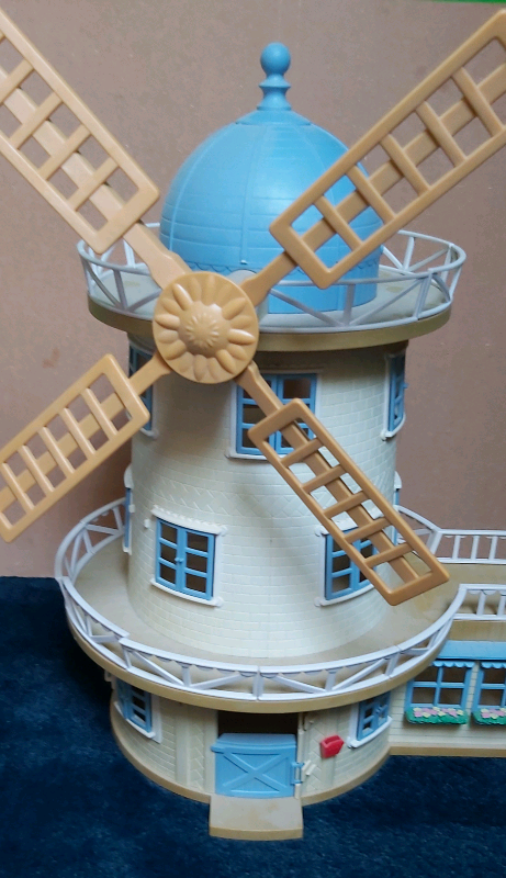 Large Sylvanian Family Windmill with assessories 