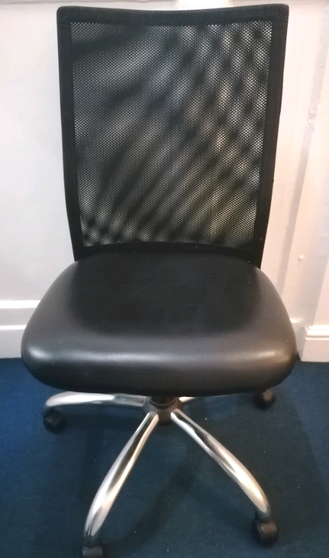 image for MID BACK HEIGHT CLASSIC SWIVEL OFFICE BLACK MESH CHAIR - COMFORTABLE
