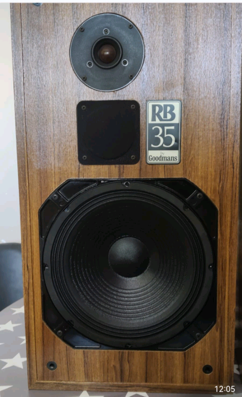 Goodmans RB 35 floorstanding speakers 