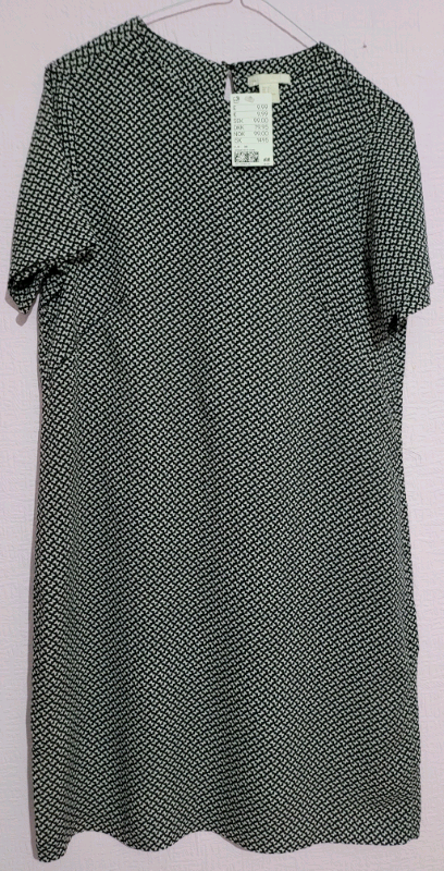 H&M TEA DRESS FLORAL MIDI Back/white    1/2 SLEEVE Size 14, RRP £ 22.9