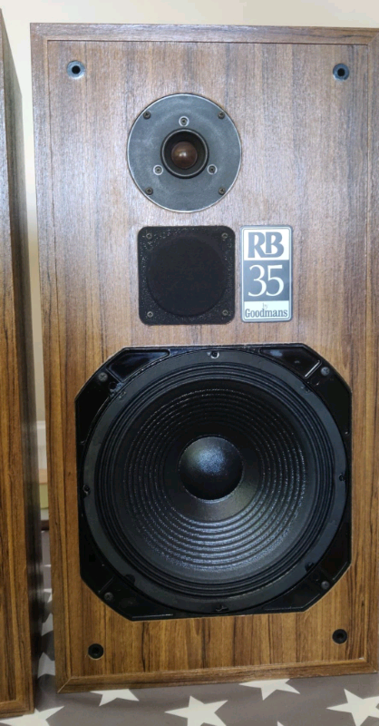 Goodmans RB 35 floorstanding speakers 