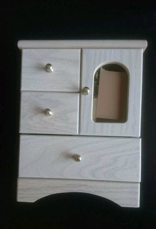 JEWELLERY BOX