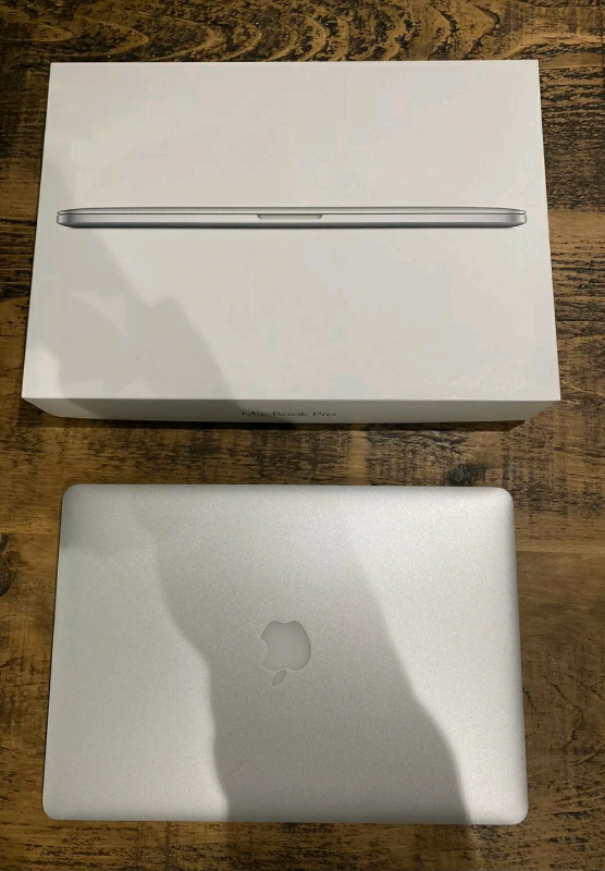 MacBook Pro 15'' 2.2Ghz 16GB 256 GB a1398 new battery london full set