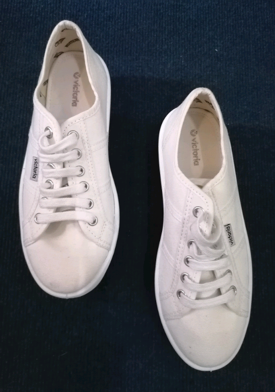 QUALITY WOMEN'S FAB WHITE CANVAS SHOES/TRAINERS Size 37 by VICTORIA
