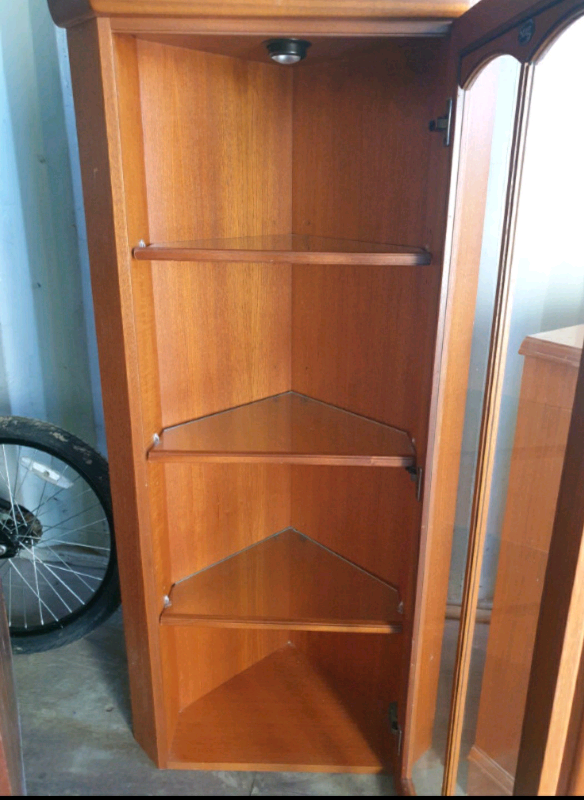 Coner shelf
