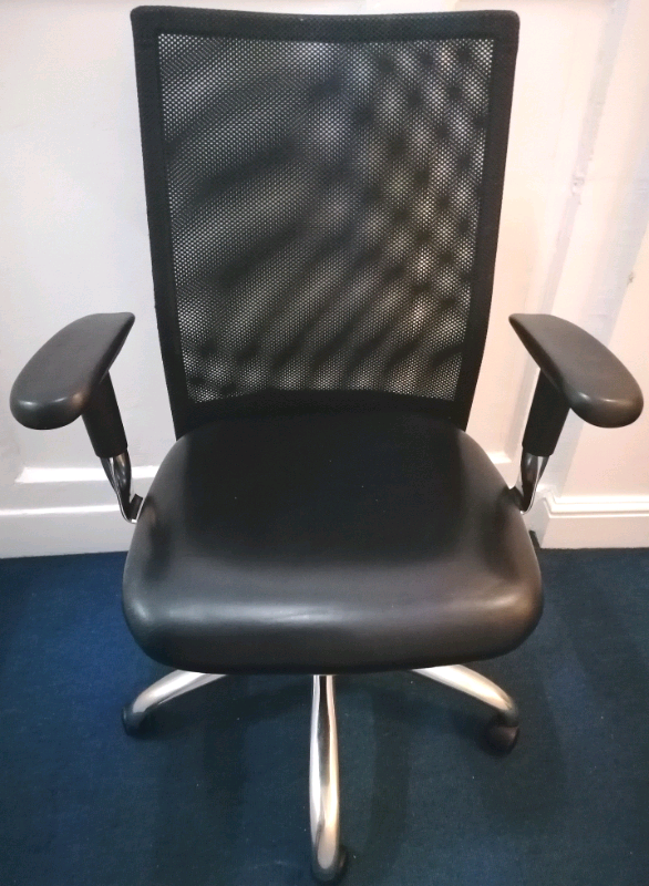 image for MID BACK HEIGHT CLASSIC SWIVEL Office BLACK MESH CHAIR with ARM RESTS