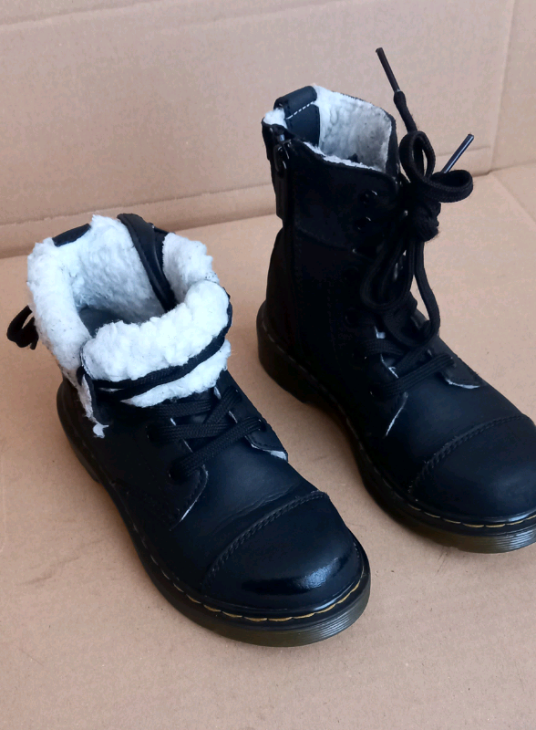 Kids Dr. Martens Aimilita J Fleece Lined Black Boots. U.K. 12 / EU 31