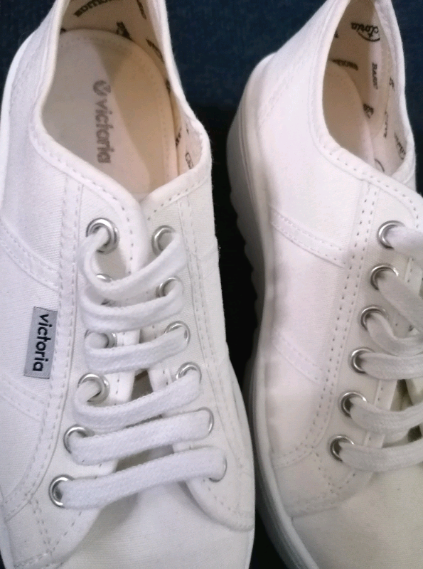 QUALITY WOMEN'S FAB WHITE CANVAS SHOES/TRAINERS Size 37 by VICTORIA