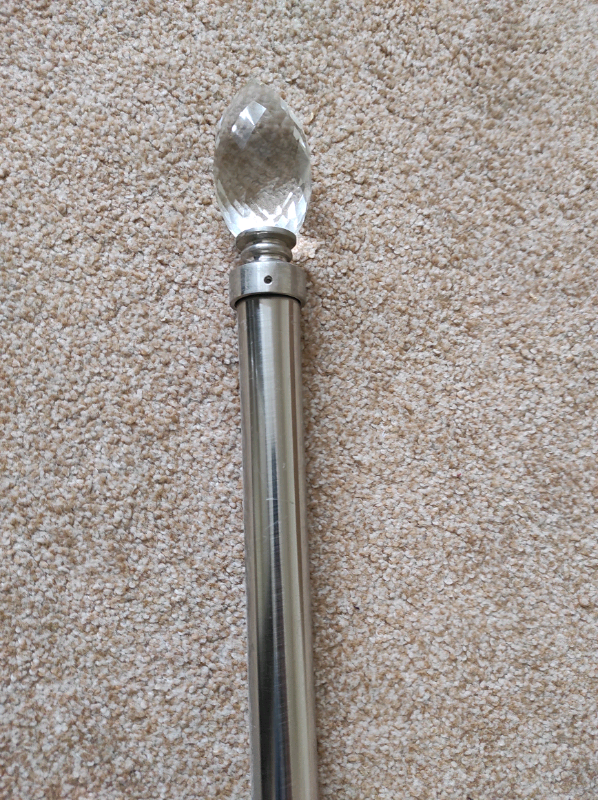 image for Extendable curtain pole 