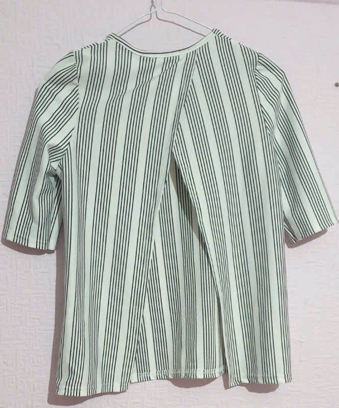 Boohoo New Dusky white  Striped Blouse   Size 6 ~ 8 , RRP £32.