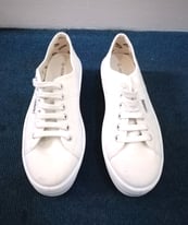 QUALITY WOMEN'S FAB WHITE CANVAS SHOES/TRAINERS Size 37 by VICTORIA