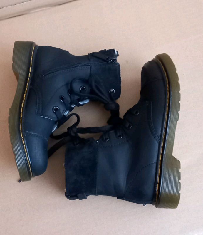 Kids Dr. Martens Aimilita J Fleece Lined Black Boots. U.K. 12 / EU 31