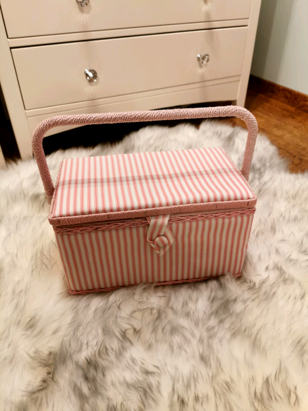 image for Sewing box 