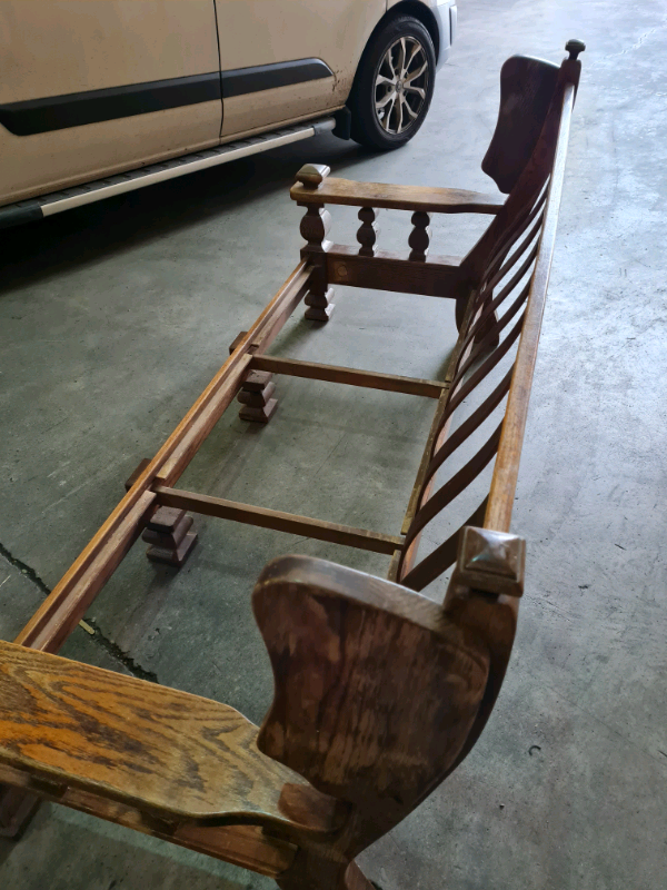 3 seater sofa & 2 Chairs