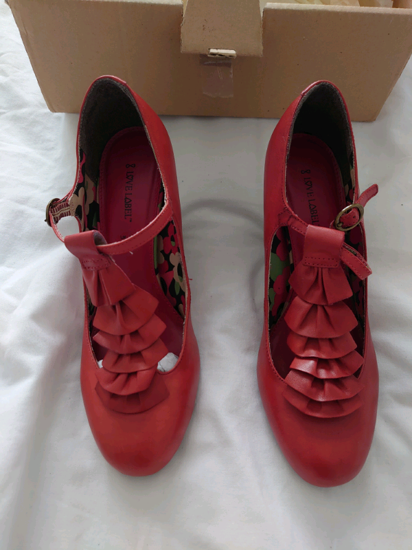 Love Label, Red, 3.5 inch heel shoes, size 6