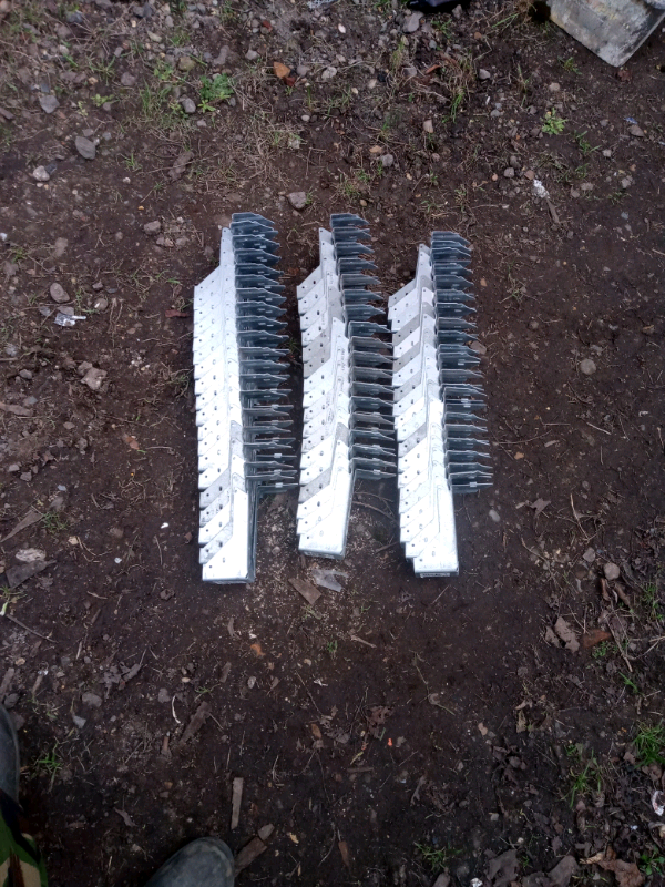 Joist hangars hangers