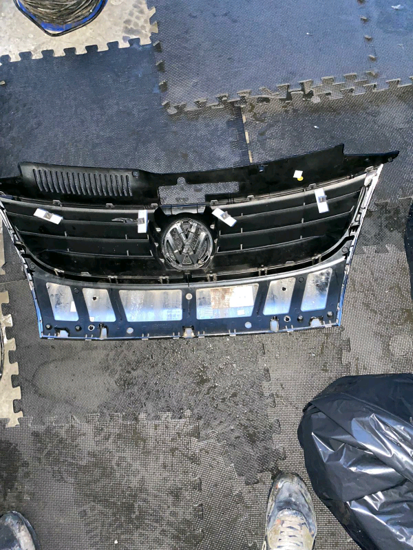 VW EOS FRONT GRILL 